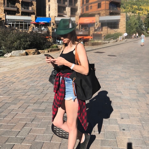 Meet your Posher, Jillian - Picture 7 of 7